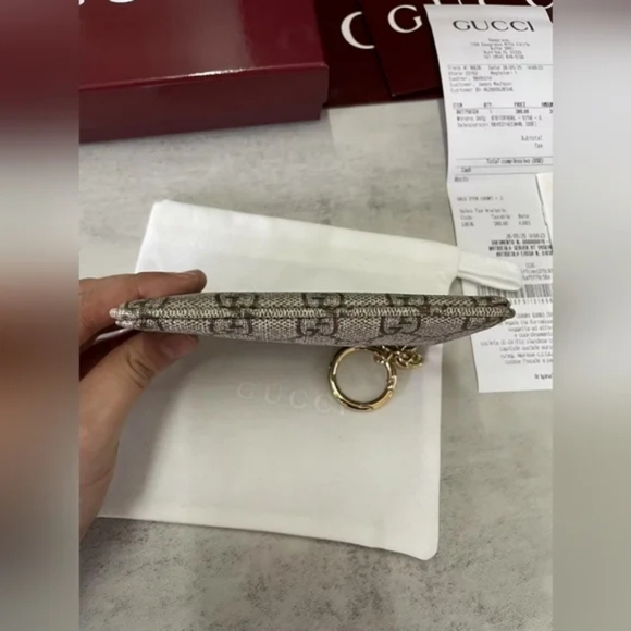 Gucci GG Emblem Key Pouch - Picture 4 of 6